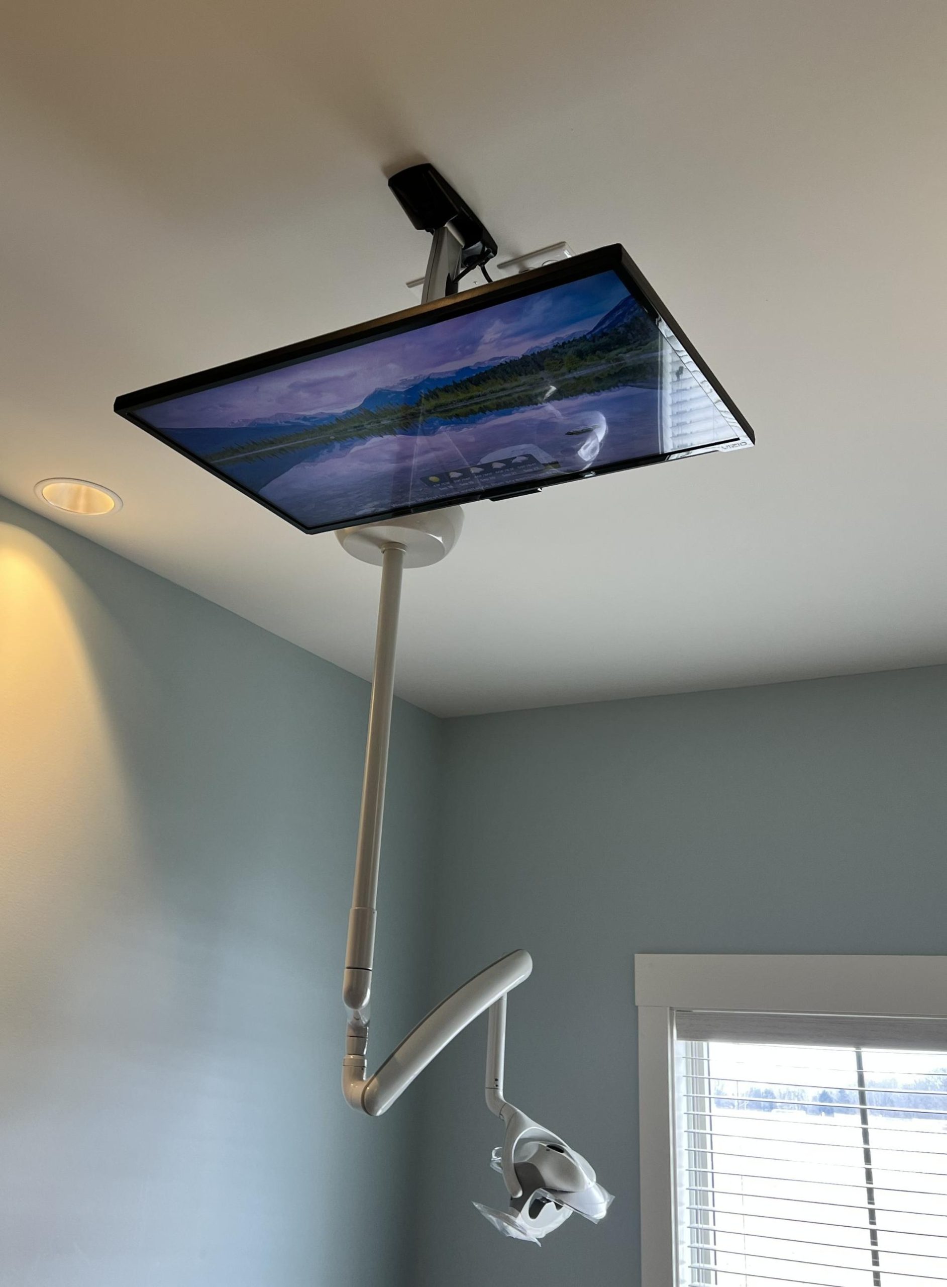 IMG_4528_ceiling TV and light